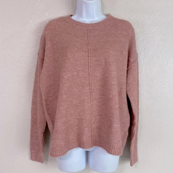 Legendary Outfitters Heather Rose Soft And Cozy Crewneck Sweater Size M - Picture 1 of 8